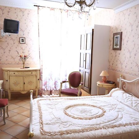 Le Baldaquin Bed and Breakfast Moustiers-Sainte-Marie Exteriör bild